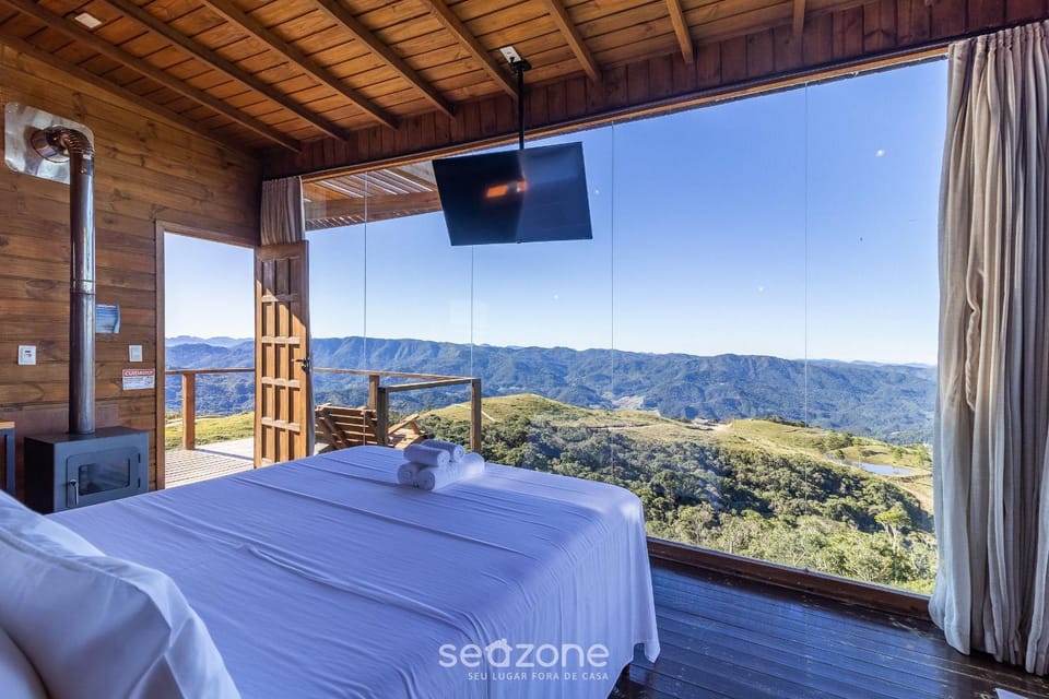 Bed, Mountain view