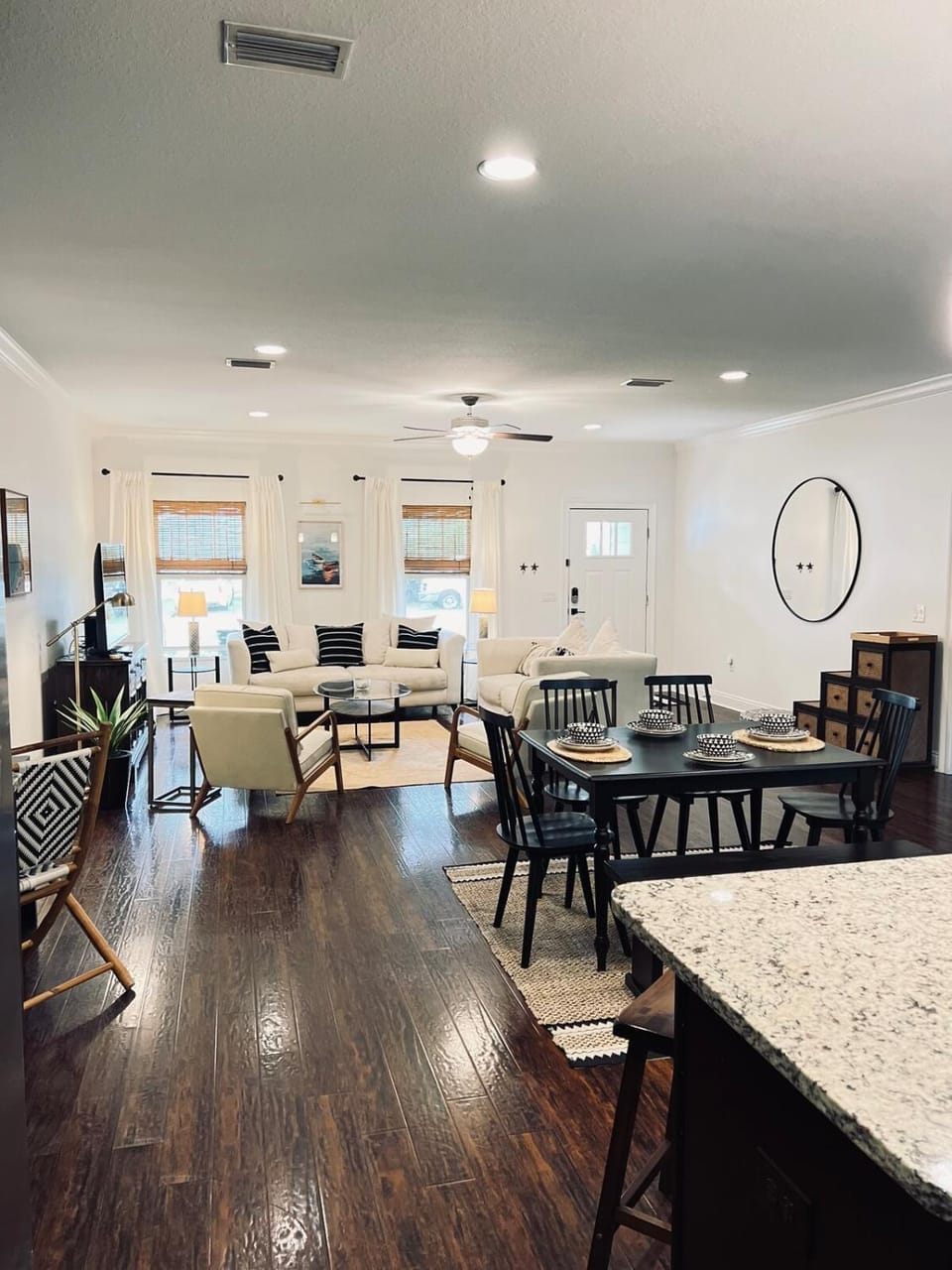 Living room, Seating area