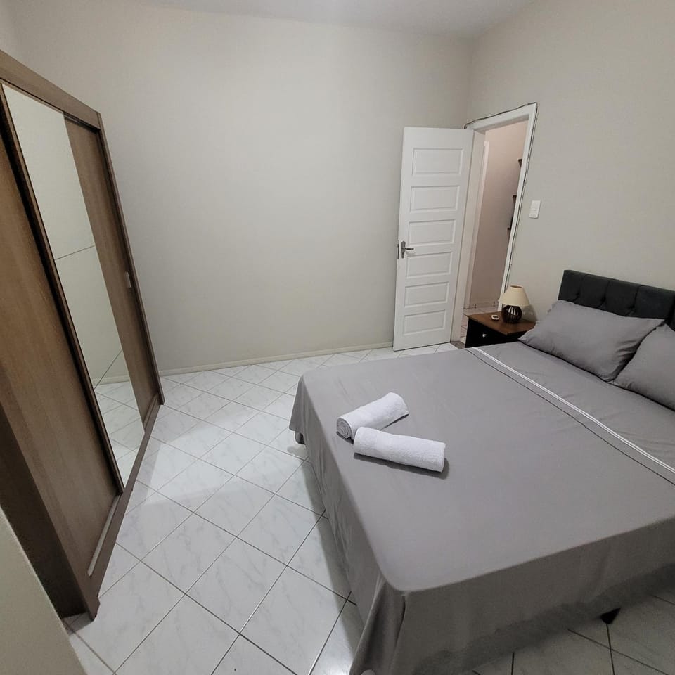 casa em rua tranquila a 200 metros do agito do Rio Vermelho e praia House in Salvador