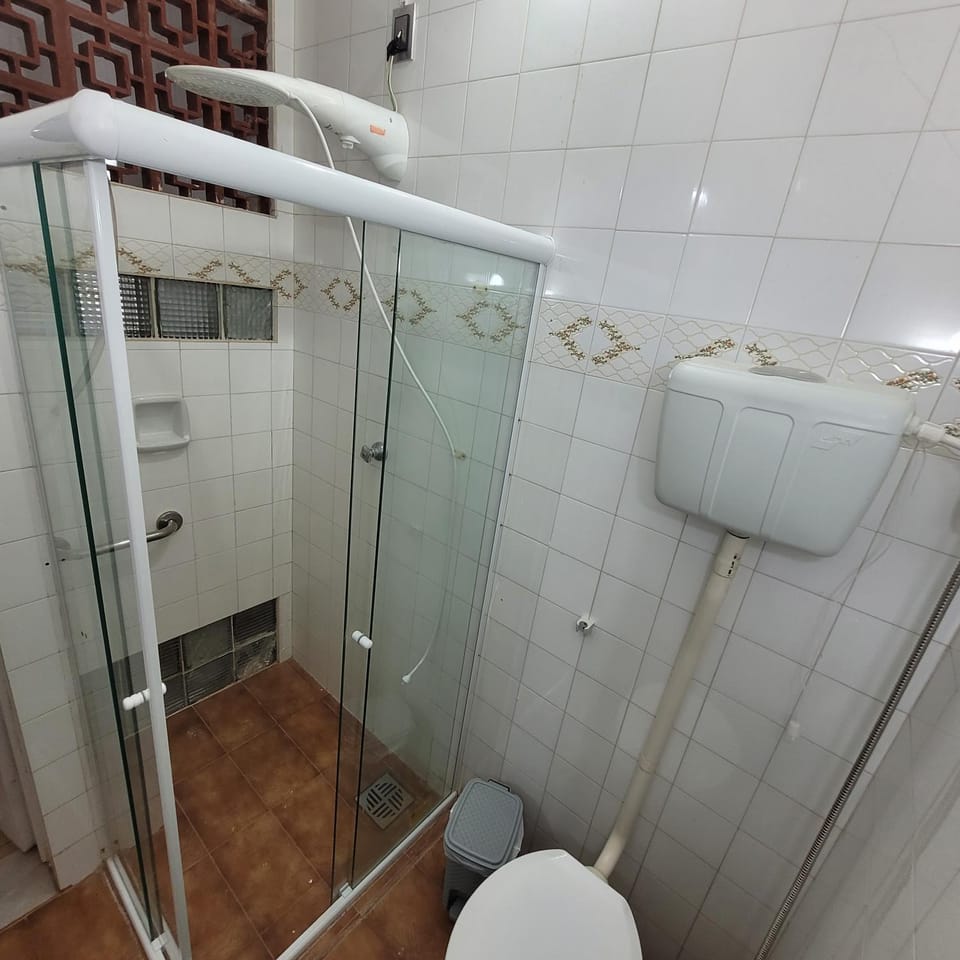 casa em rua tranquila a 200 metros do agito do Rio Vermelho e praia House in Salvador