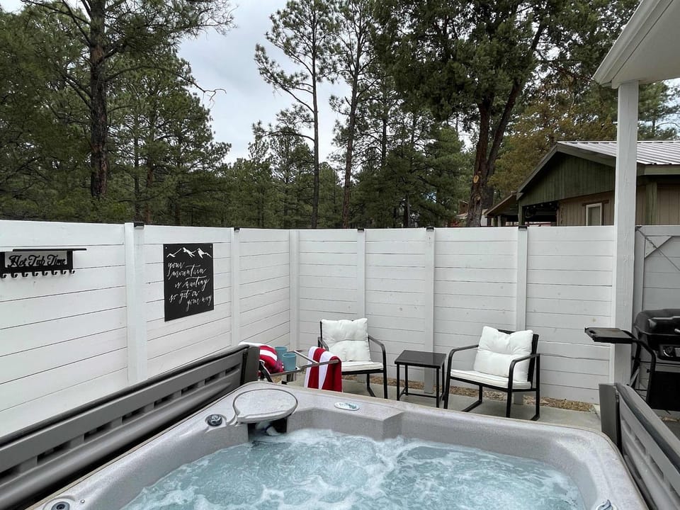 Lovers Landing - private hot tub and pet friendly House in Ruidoso