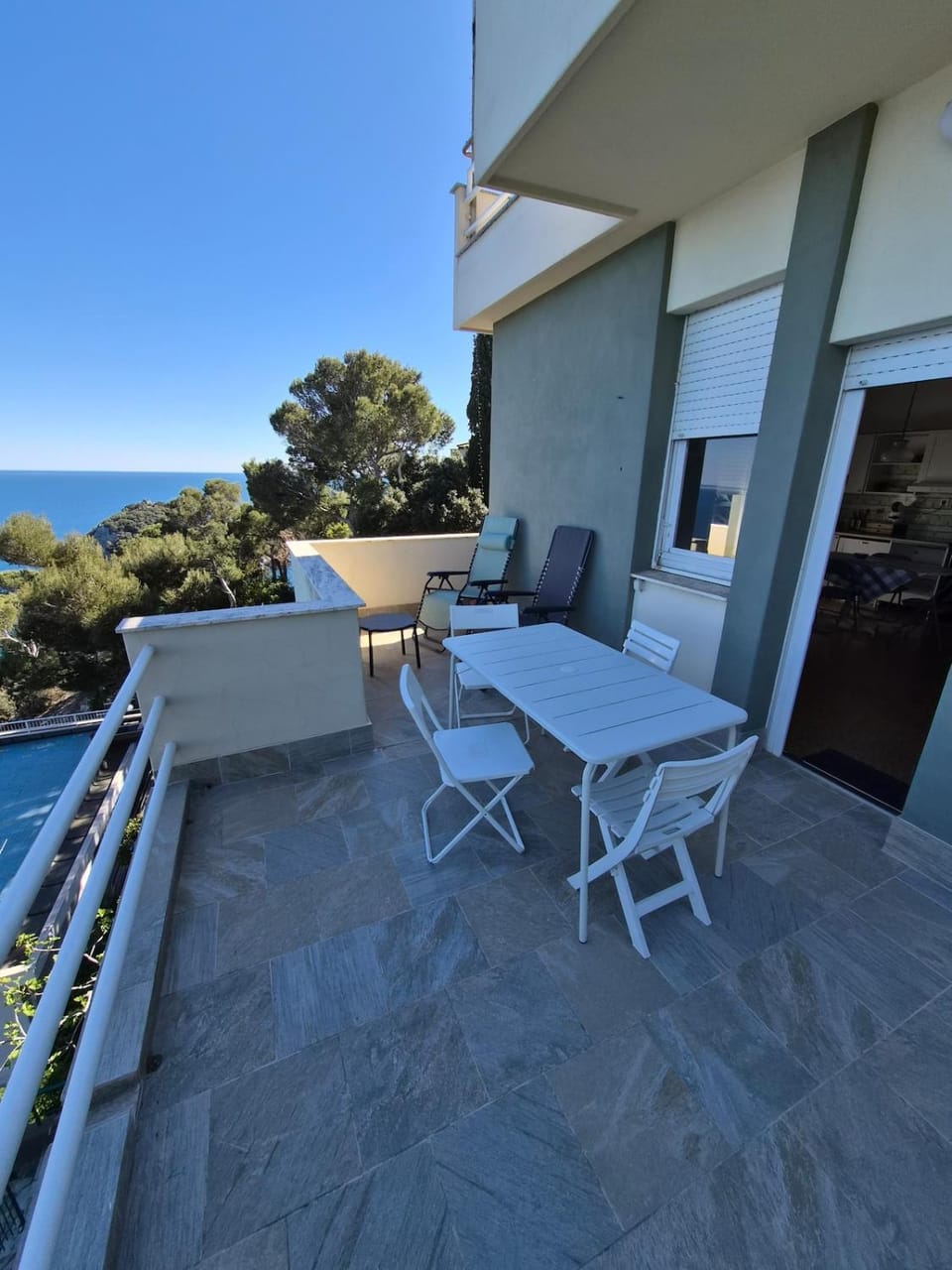 Property building, View (from property/room), Balcony/Terrace, Sea view, sunbed