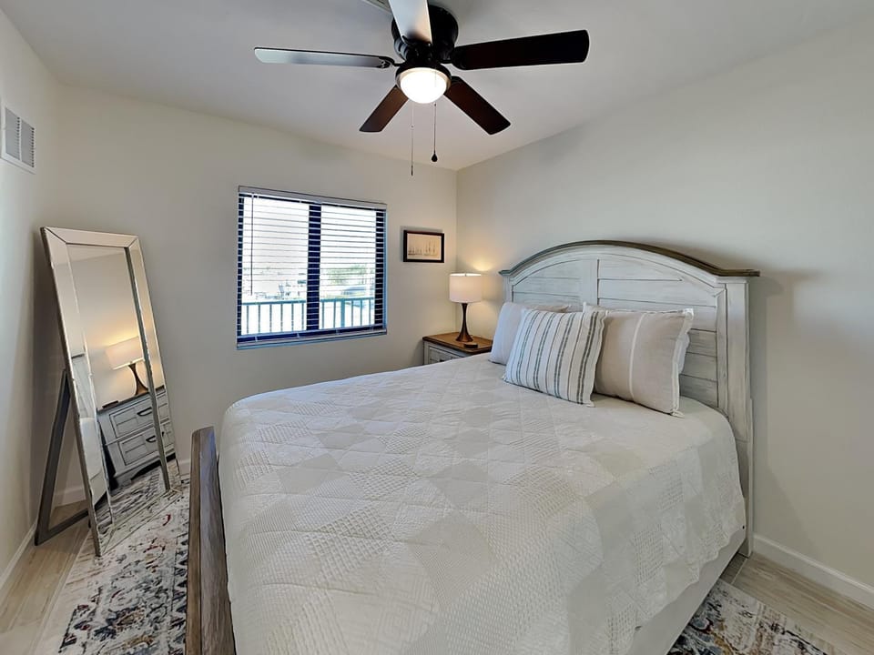 Seaside 304 Apartment in Estero Island