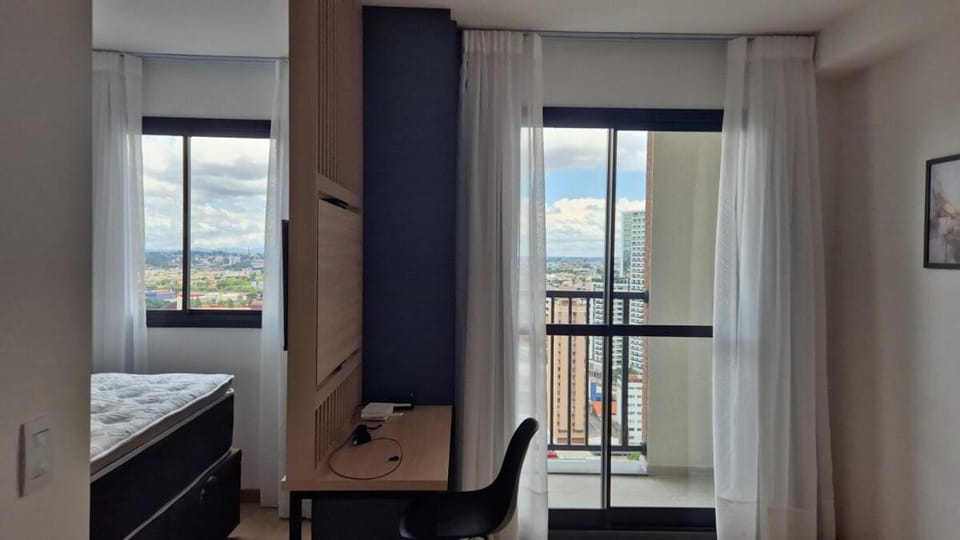 Bed, TV and multimedia, View (from property/room), Balcony/Terrace, Bedroom