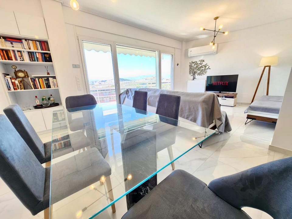TV and multimedia, Living room, Dining area, air conditioner