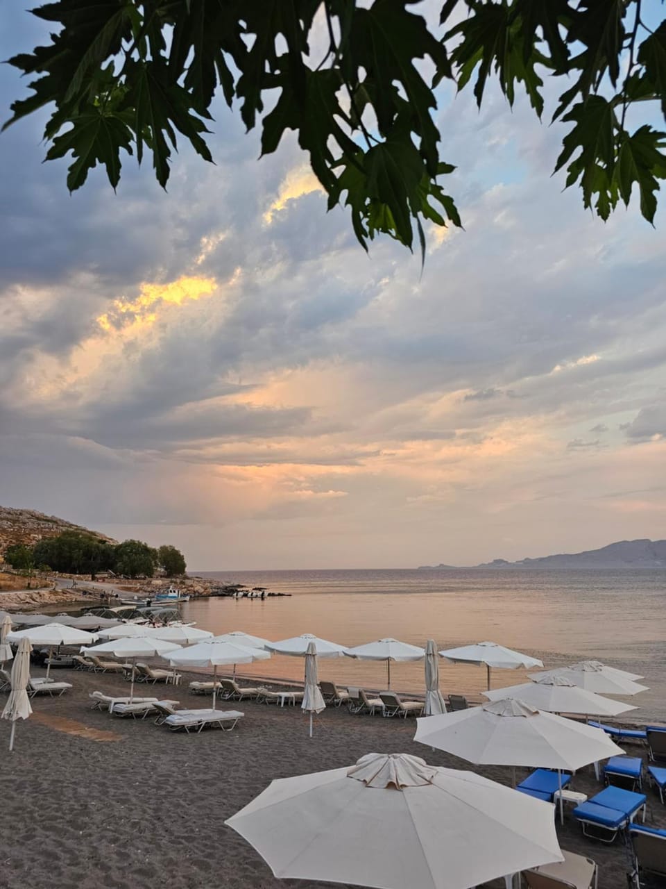 Nearby landmark, Day, Natural landscape, View (from property/room), Balcony/Terrace, Beach, Sea view, Sea view, Location, Sunrise, Sunset, sunbed