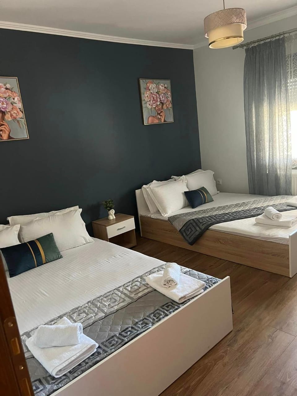 Bed, Photo of the whole room, Bedroom, towels