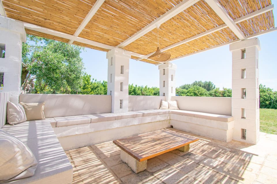 Summer, Inner courtyard view