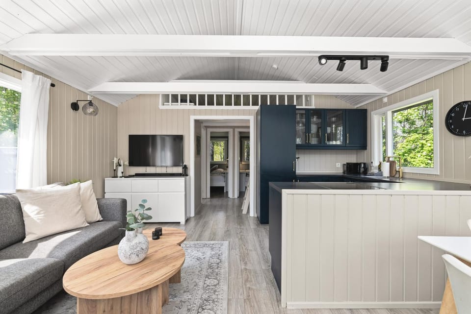 Kitchen or kitchenette, Living room