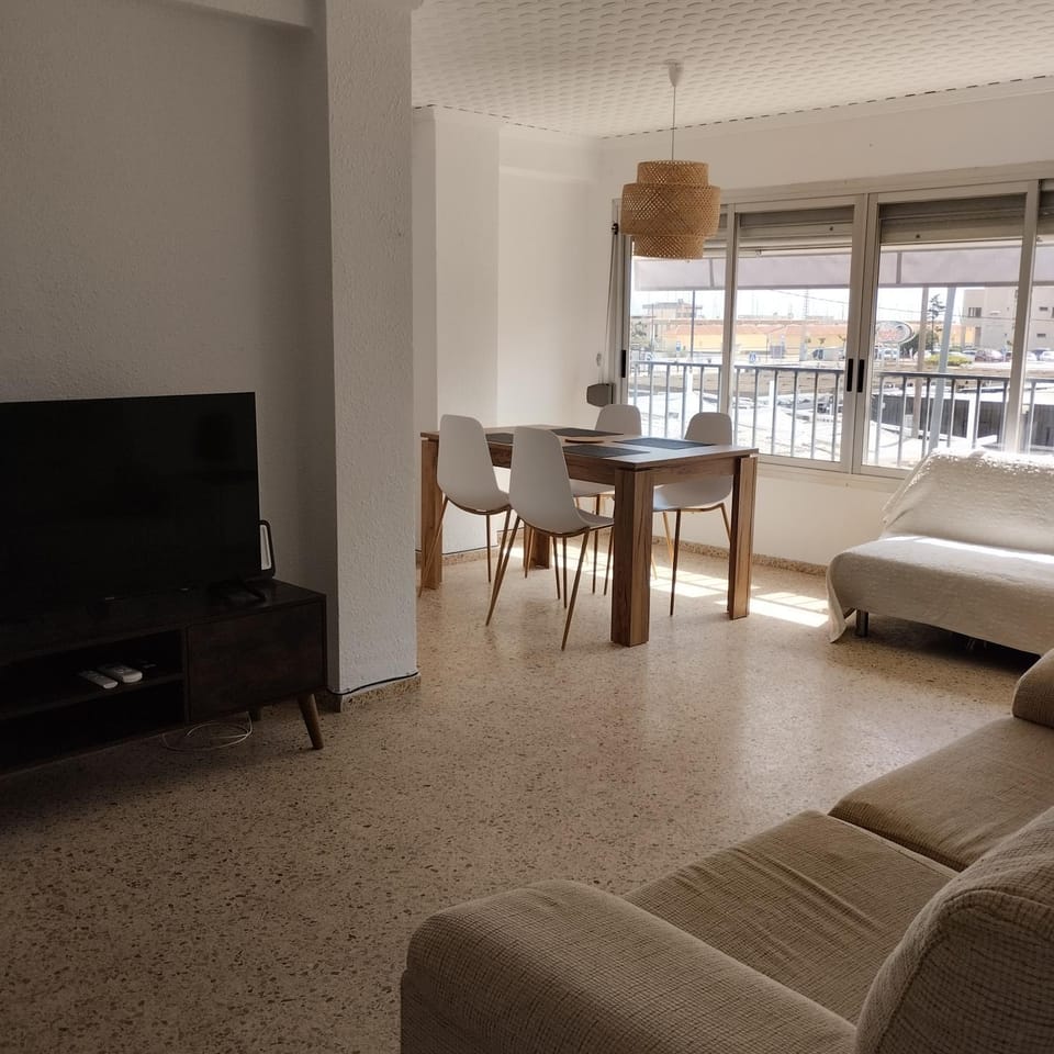 TV and multimedia, Living room, Dining area, Evening entertainment