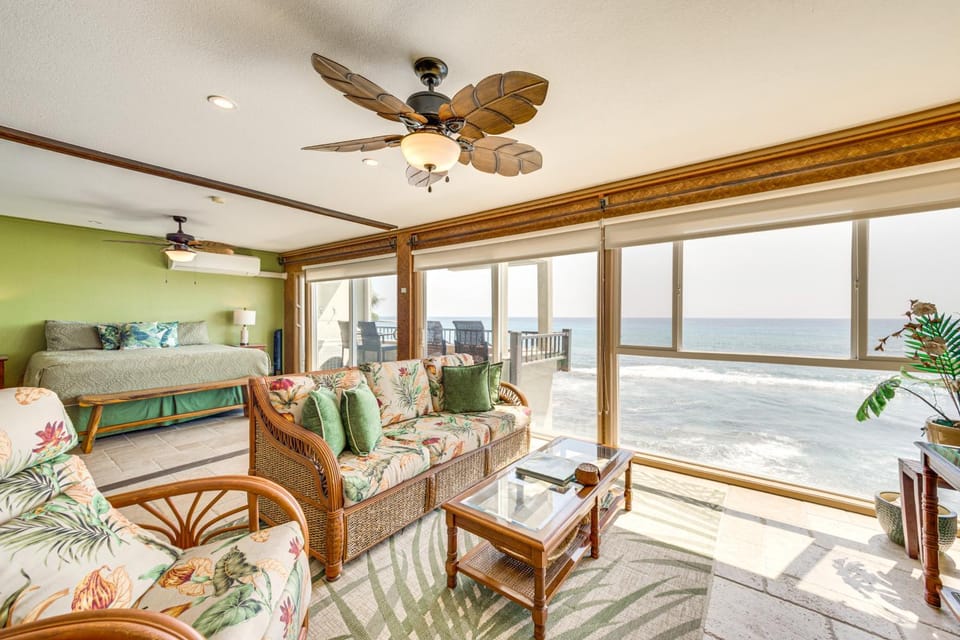 1 Mi to Magic Sands: Waterfront Big Island Condo House in Holualoa