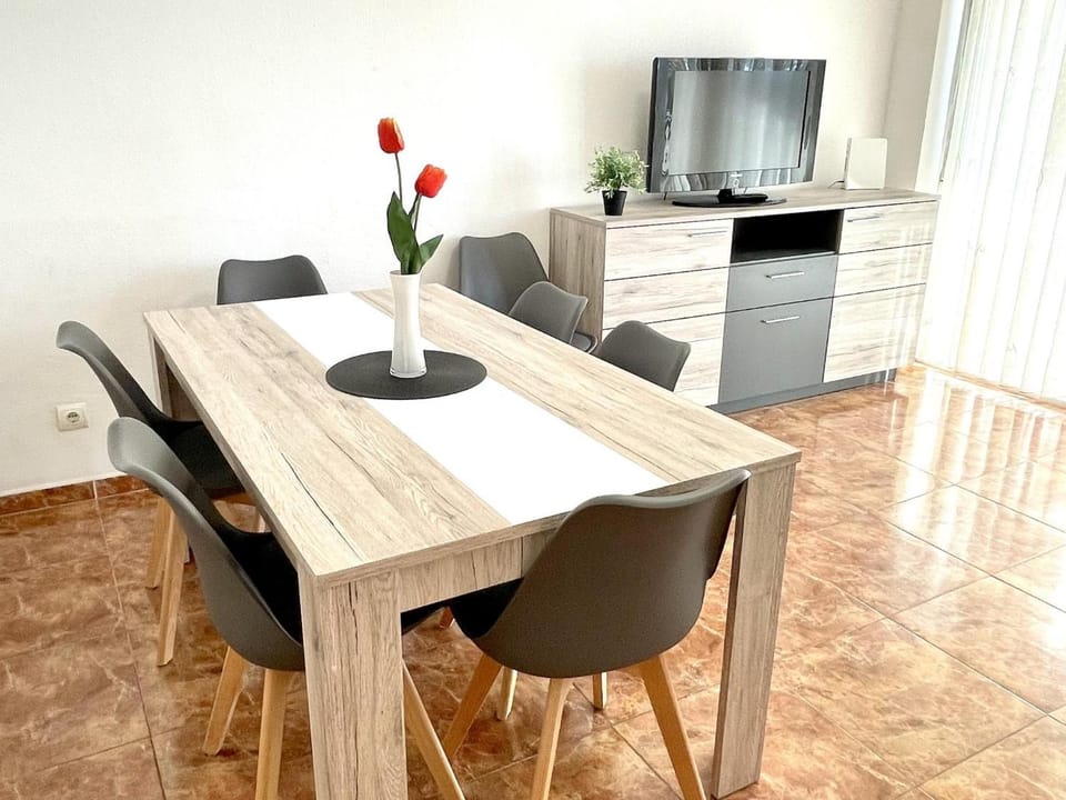 Living room, Dining area