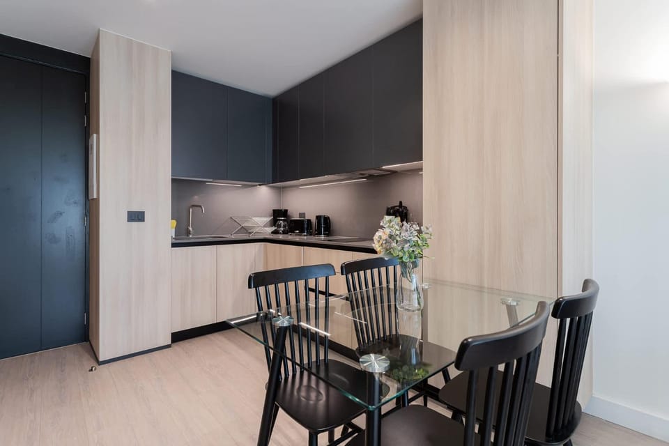 Spacious Retreat 1BE 1BA Prime Location Apartment in Las Condes