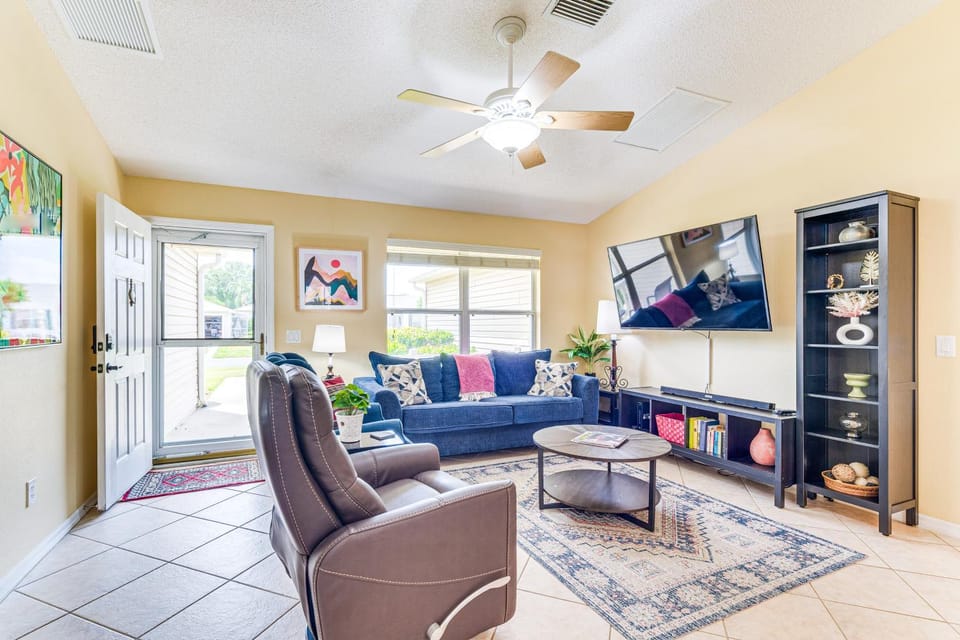 Peaceful Escape w/ Golf Cart in The Villages! House in The Villages