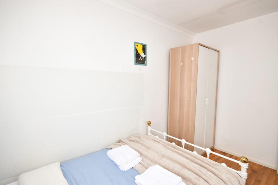 Bed, Bedroom, wardrobe