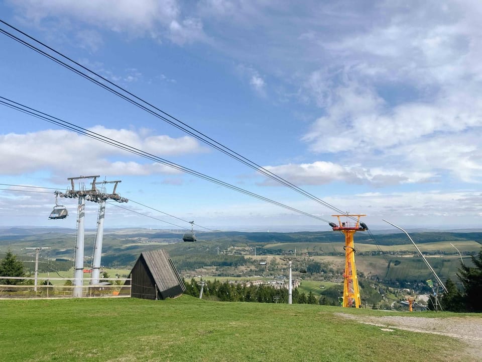 Nearby landmark, Natural landscape, Skiing, Hiking