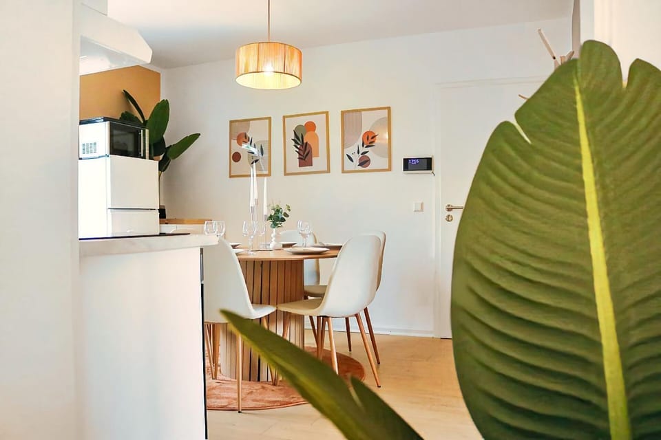 Restaurant/places to eat, Dining area, Breakfast, kitchen