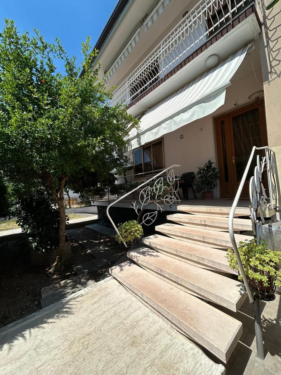 Venetian Style Apartments in Villa Apartment in Verona
