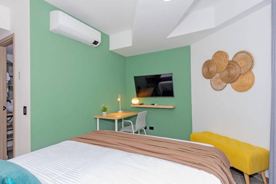 Bed, View (from property/room), Photo of the whole room, Bedroom