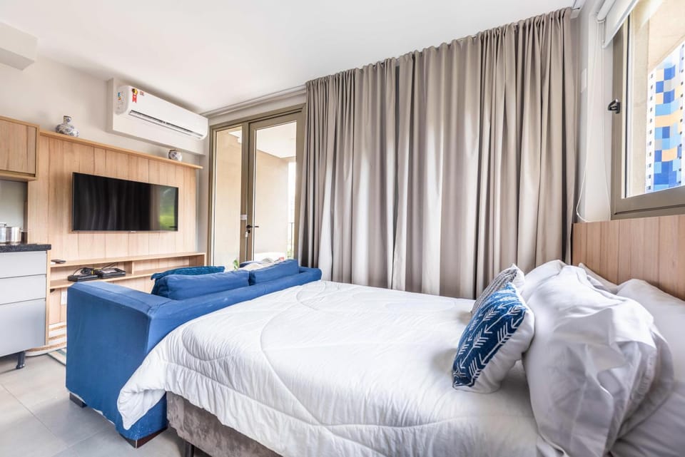 Bed, TV and multimedia, Photo of the whole room, Bedroom, air conditioner