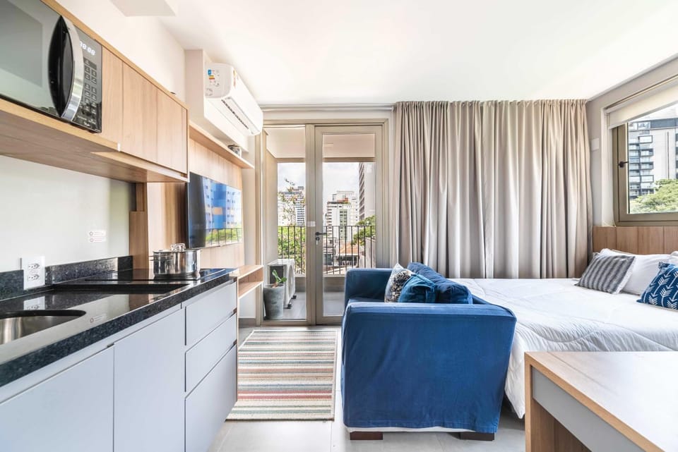 Bed, TV and multimedia, Kitchen or kitchenette, Living room, Photo of the whole room, Seating area, Bedroom