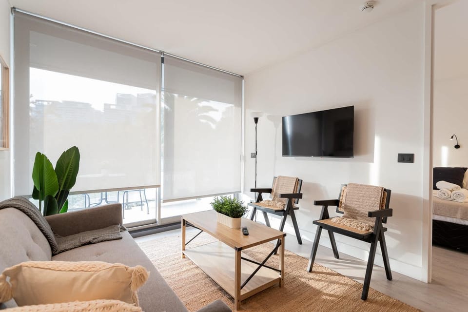 Prime Las Condes Escape Modern 2BR for 4 Apartment in Las Condes