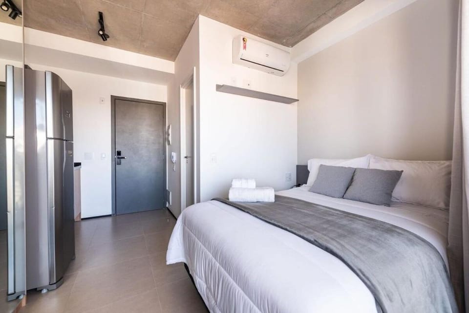 BHaus Paraíso On Paulista - Studio com Varanda e Vista Incrível 14o andar - ao lado do Metrô Paraíso - Estacionamento pago no prédio - Academia - Lavanderia Omo - OP4 Apartment in Sao Paulo City