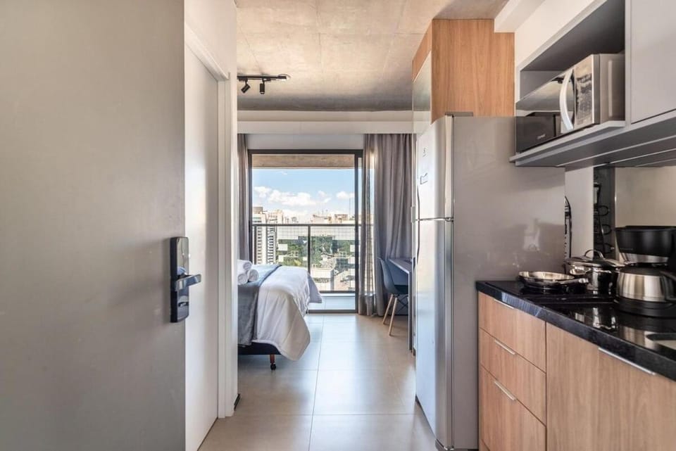 BHaus Paraíso On Paulista - Studio com Varanda e Vista Incrível 14o andar - ao lado do Metrô Paraíso - Estacionamento pago no prédio - Academia - Lavanderia Omo - OP4 Apartment in Sao Paulo City