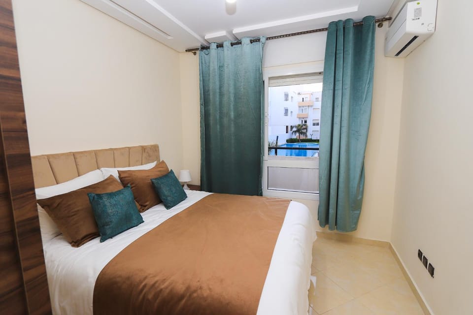 Bed, View (from property/room), View (from property/room), Photo of the whole room, Bedroom, Pool view, Swimming pool