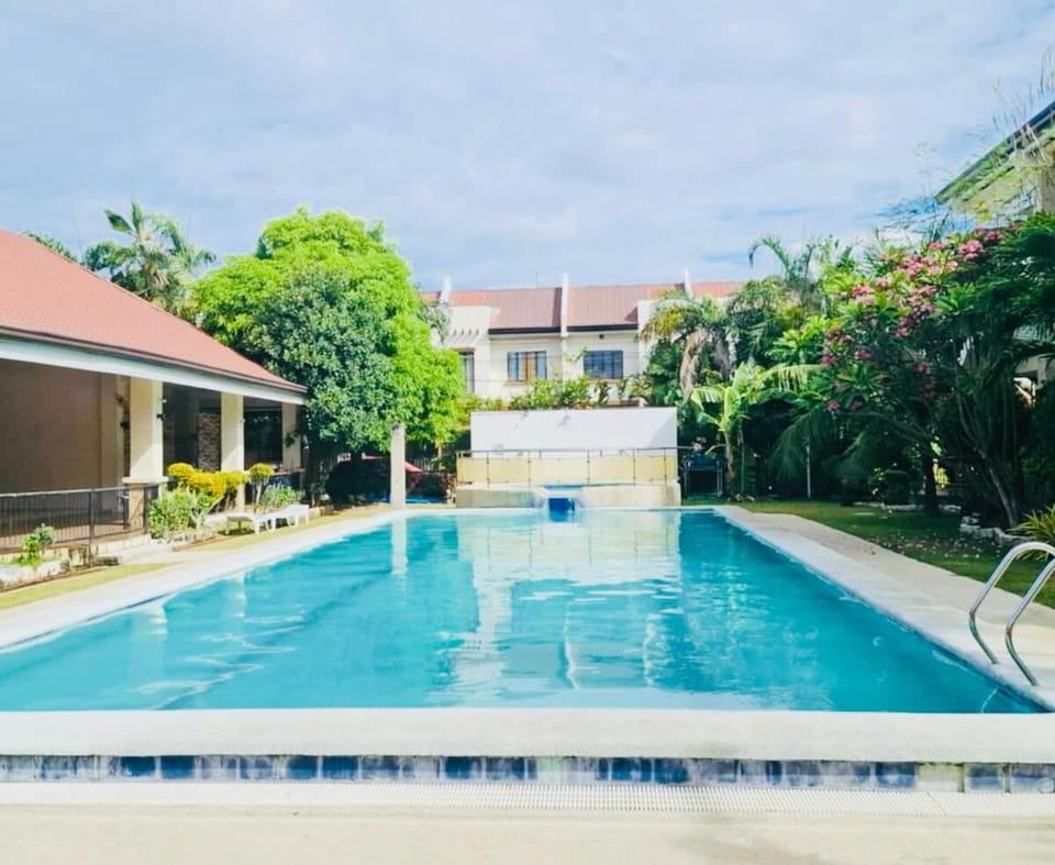 Cozy 3BR Family Home with Shared Pool Access Apartment in Lapu-Lapu City