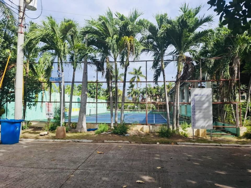 Cozy 3BR Family Home with Shared Pool Access Apartment in Lapu-Lapu City