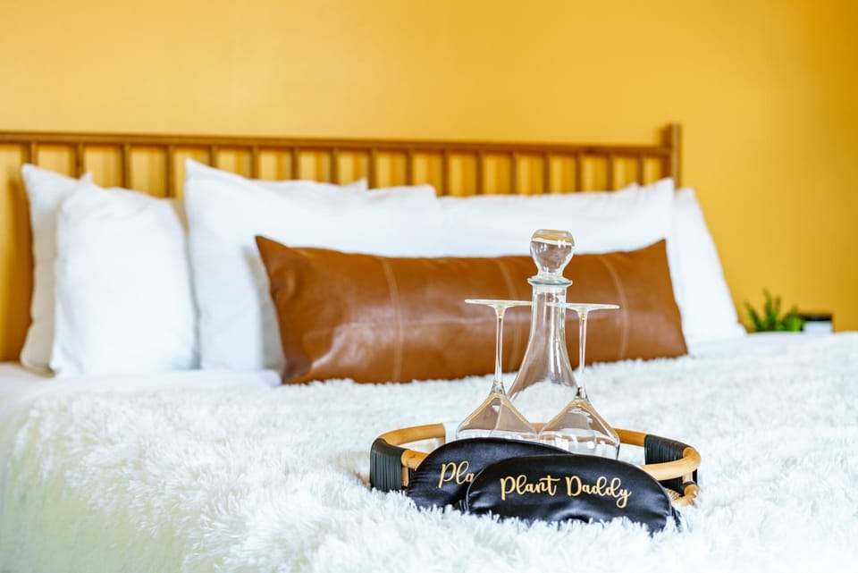 Bed, Bedroom