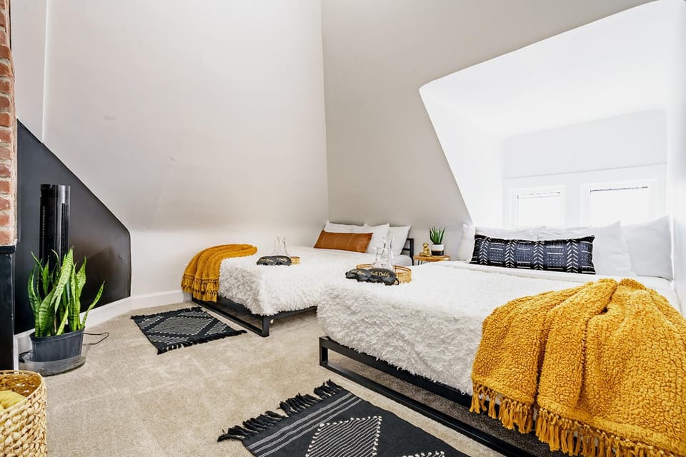 Bed, Photo of the whole room, Bedroom