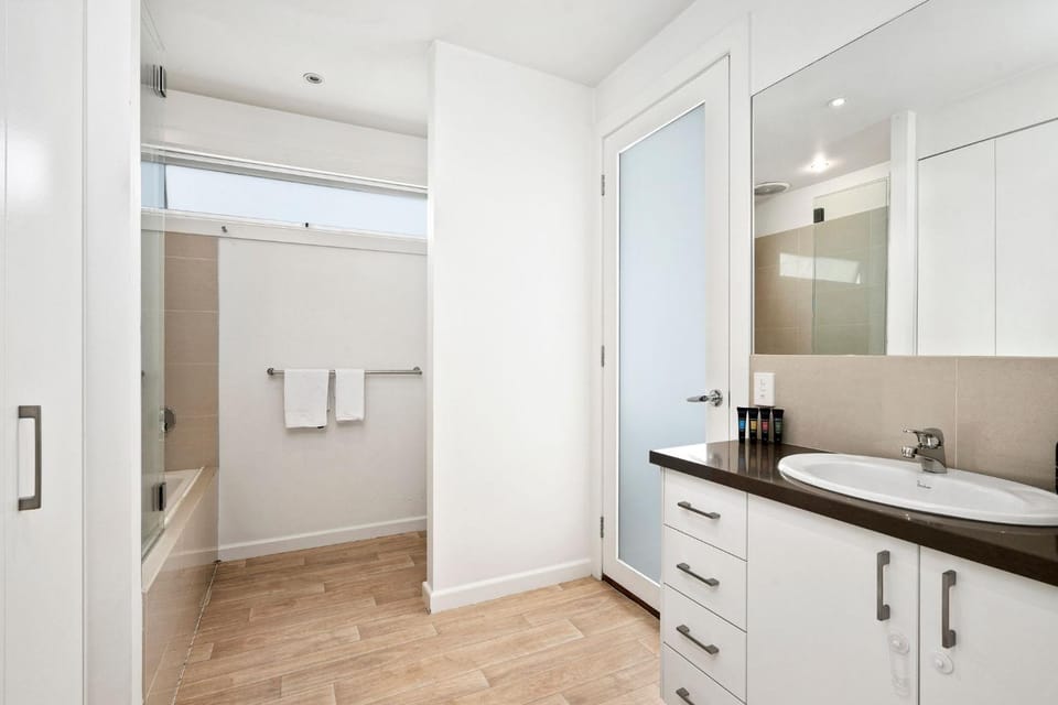 Shower, Toilet, Bathroom, Bath
