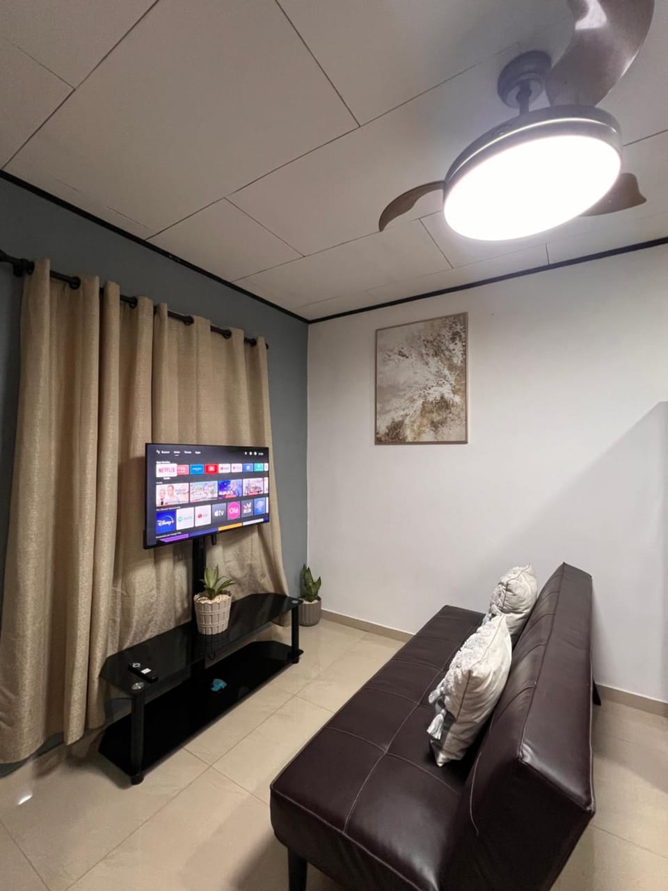 Communal lounge/ TV room, TV and multimedia, Living room
