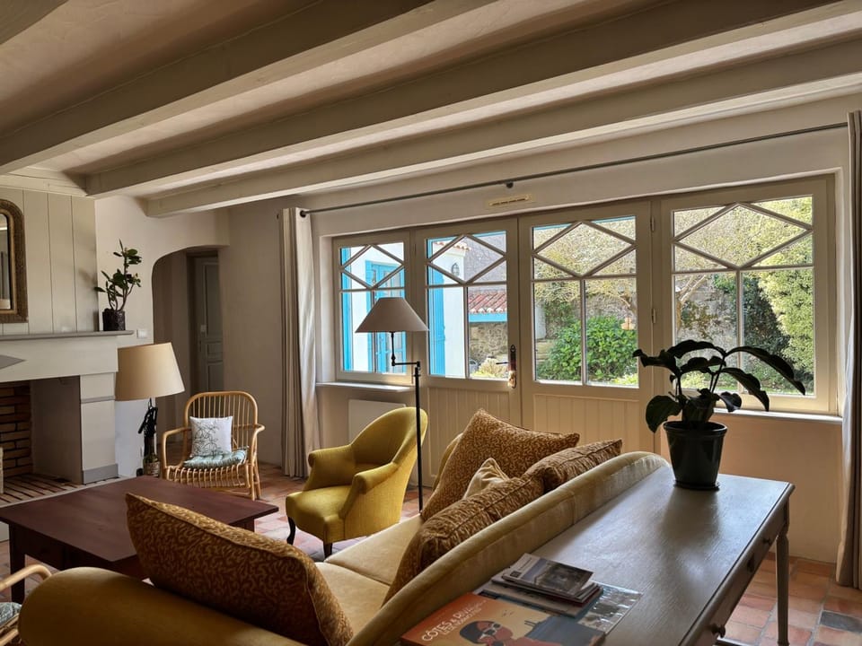 Maison noirmoutrine confortable pour 7 pers avec jardin et parking - FR-1-823-152 House in Noirmoutier-en-l'Île