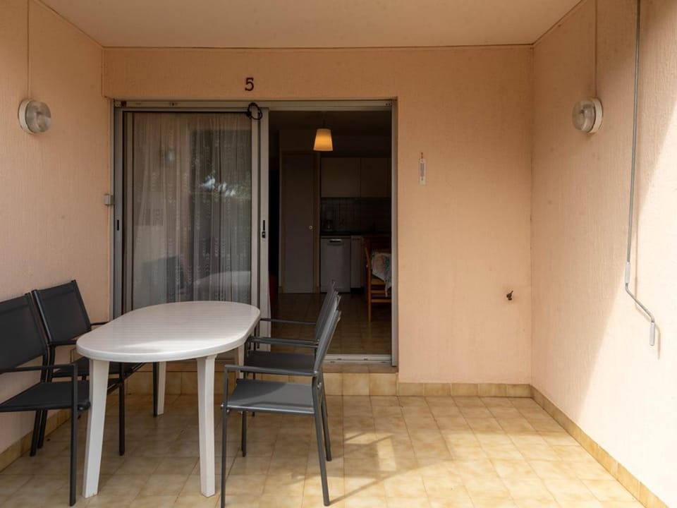Charmant T2 à Saint Clair, près de la plage, avec parking, idéal pour 4 - FR-1-803-95 Apartment in Le Lavandou