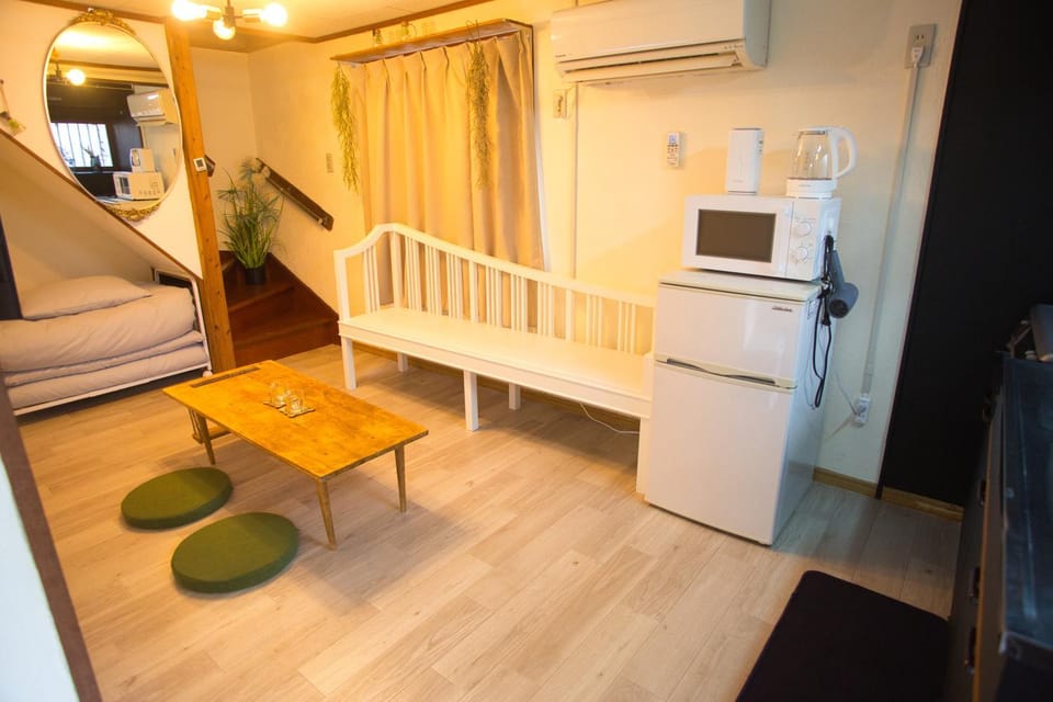 Living room, Photo of the whole room, microwave, kitchen, air conditioner