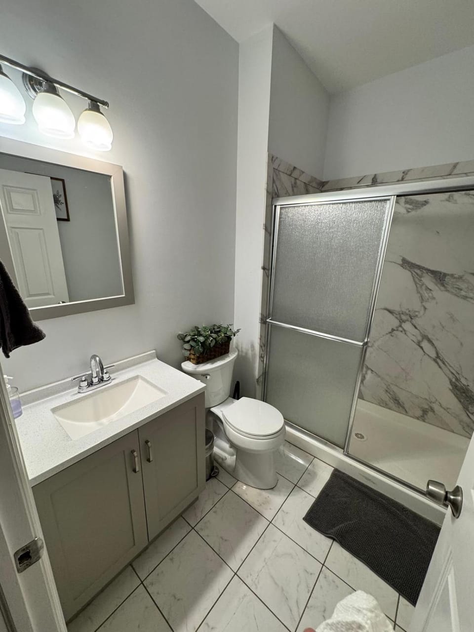 Shower, Toilet, Bathroom, Bath, towels