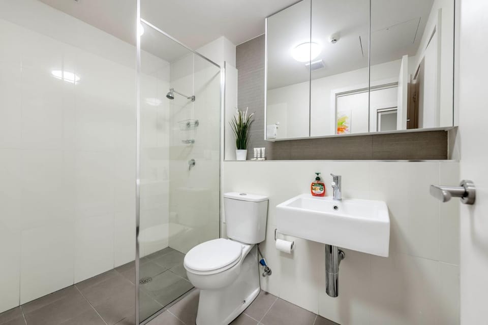 Stylish Stay Near Lake Tuggeranong Apartment in Canberra