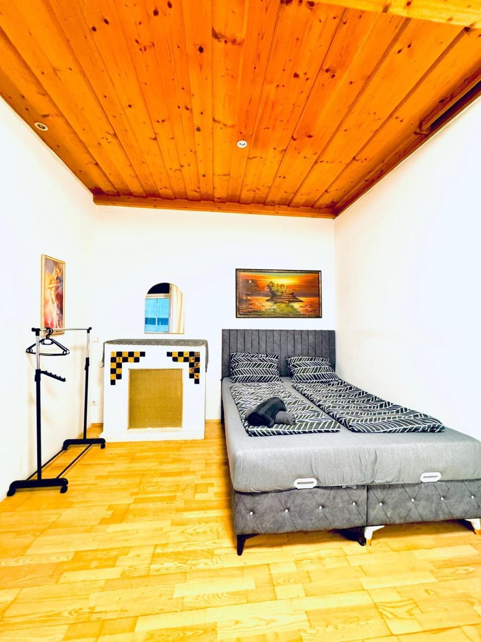 Bed, Bedroom