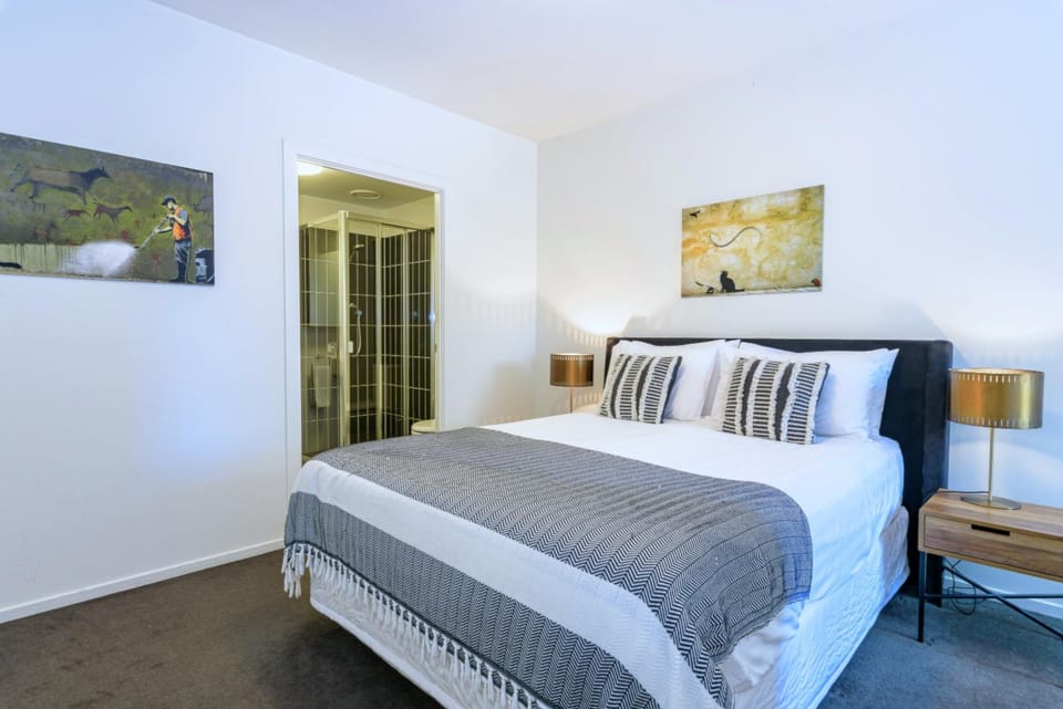 Bed, Bathroom, Bedroom