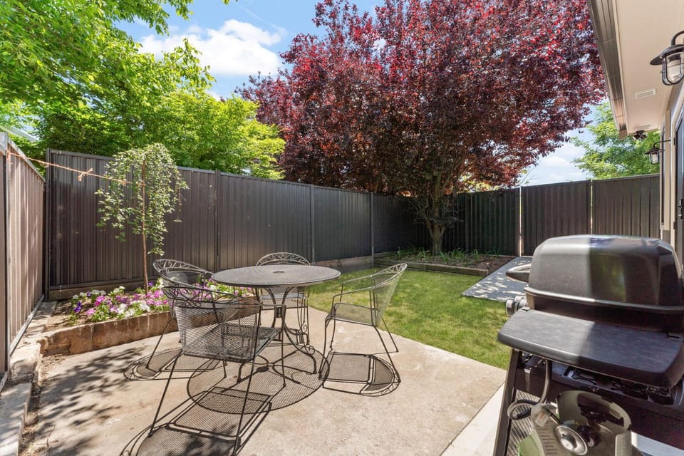 Charming Studio for Two in the Heart of Bathurst Apartment in Bathurst