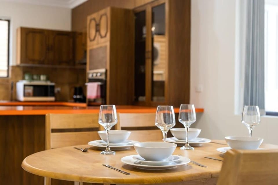Liverpool Oasis 5BR Home for Groups and Families House in Sydney