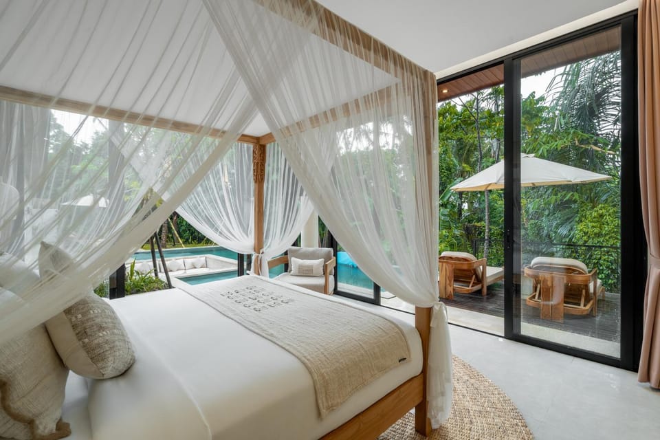 Bed, View (from property/room), Bedroom, Swimming pool, air conditioner