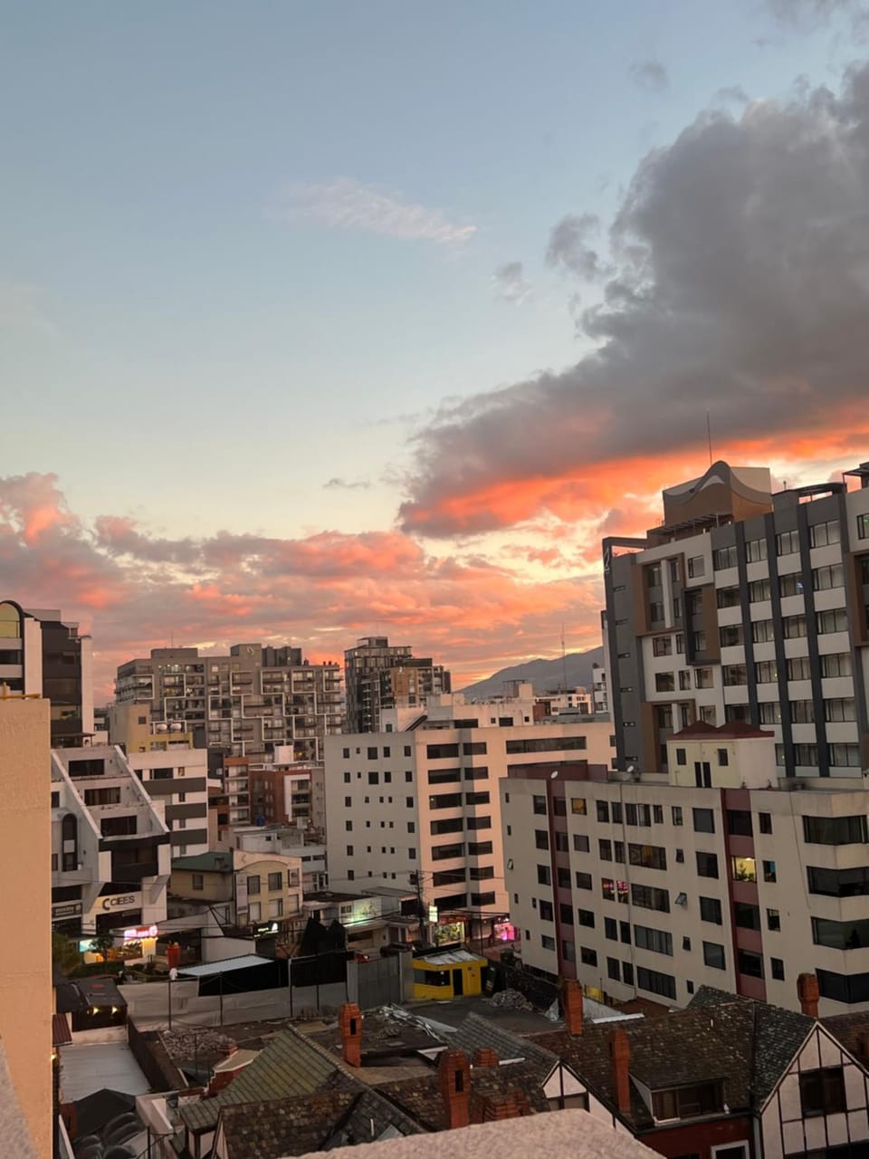 Amplia suite cerca a La Carolina - Av 6 Diciembre Apartment in Quito