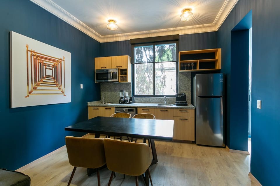 Kitchen or kitchenette, Dining area, stove