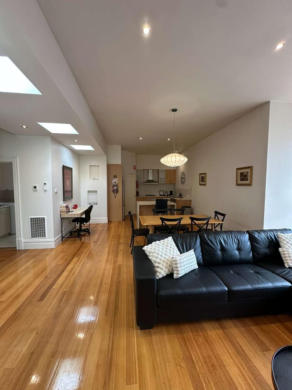 Central Geelong Retreat Sleeps 6 House in Geelong
