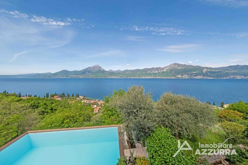 Lake view, Swimming pool