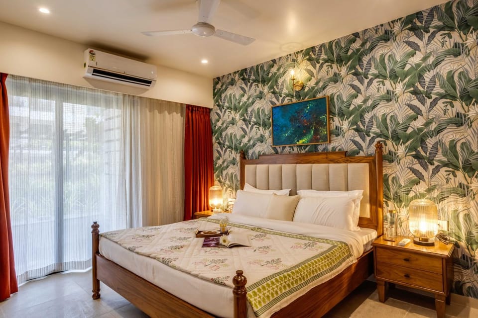 Bed, Photo of the whole room, Bedroom, air conditioner